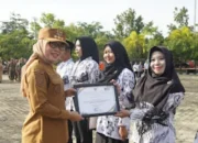 Peringati Hardiknas 2026, Pemkab Waykanan Berikan Penghargaan kepada Guru Teladan