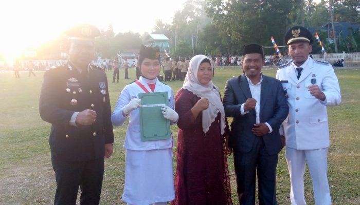 Dari Madrasah ke Lapangan Upacara, Fatimahtuz Zahra Tuntaskan Tugas Paskibra Kecamatan Siabu
