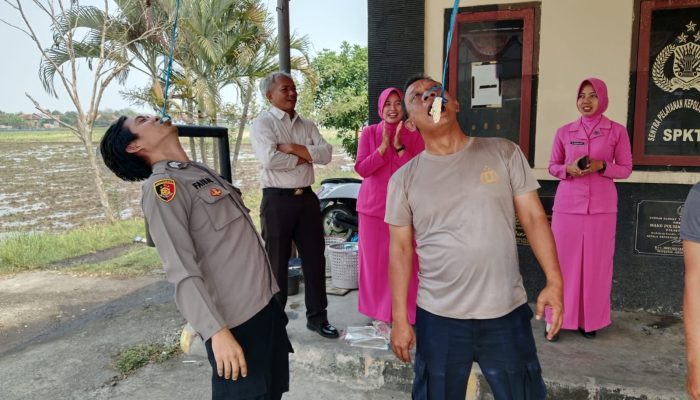 Semarak HUT RI ke-81, Kapolsek Kedokan Bunder Tekankan Kebersamaan di Balik Lomba 17 Agustus