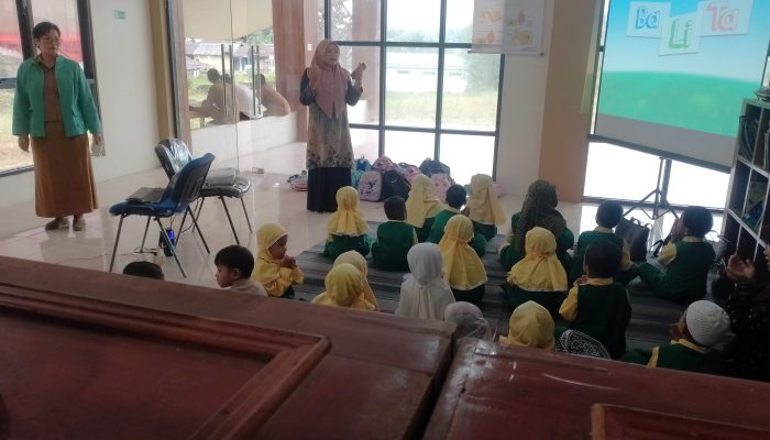 Kenalkan Literasi Sejak Dini, Perpustakaan Daerah Mentawai Gelar Tur Literasi untuk Anak TK dan PAUD